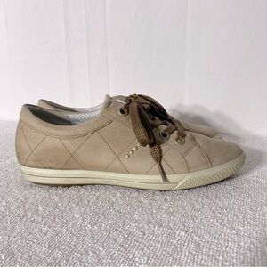Ecco Beige Quilted Leather Lace Up Round Toe Sneakers 39